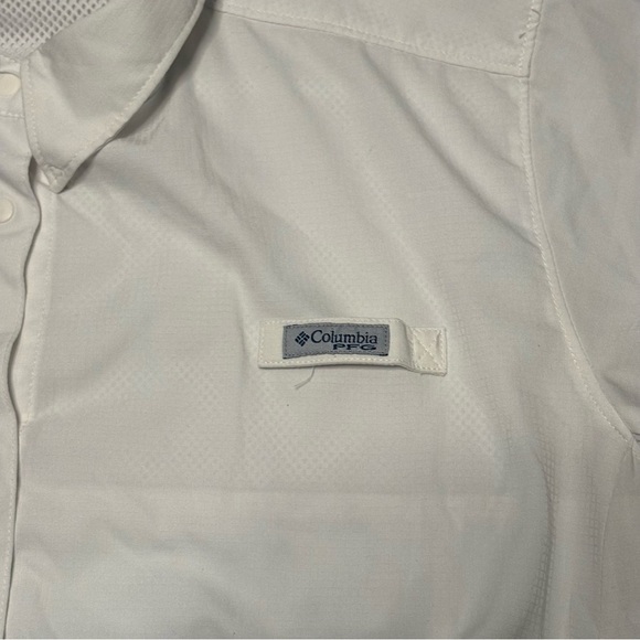 Columbia Women’s White Casual Button Down Shirt - Picture 5 of 12